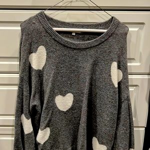 Madwell grey super super soft sweater with white hearts, Ragland sleeves